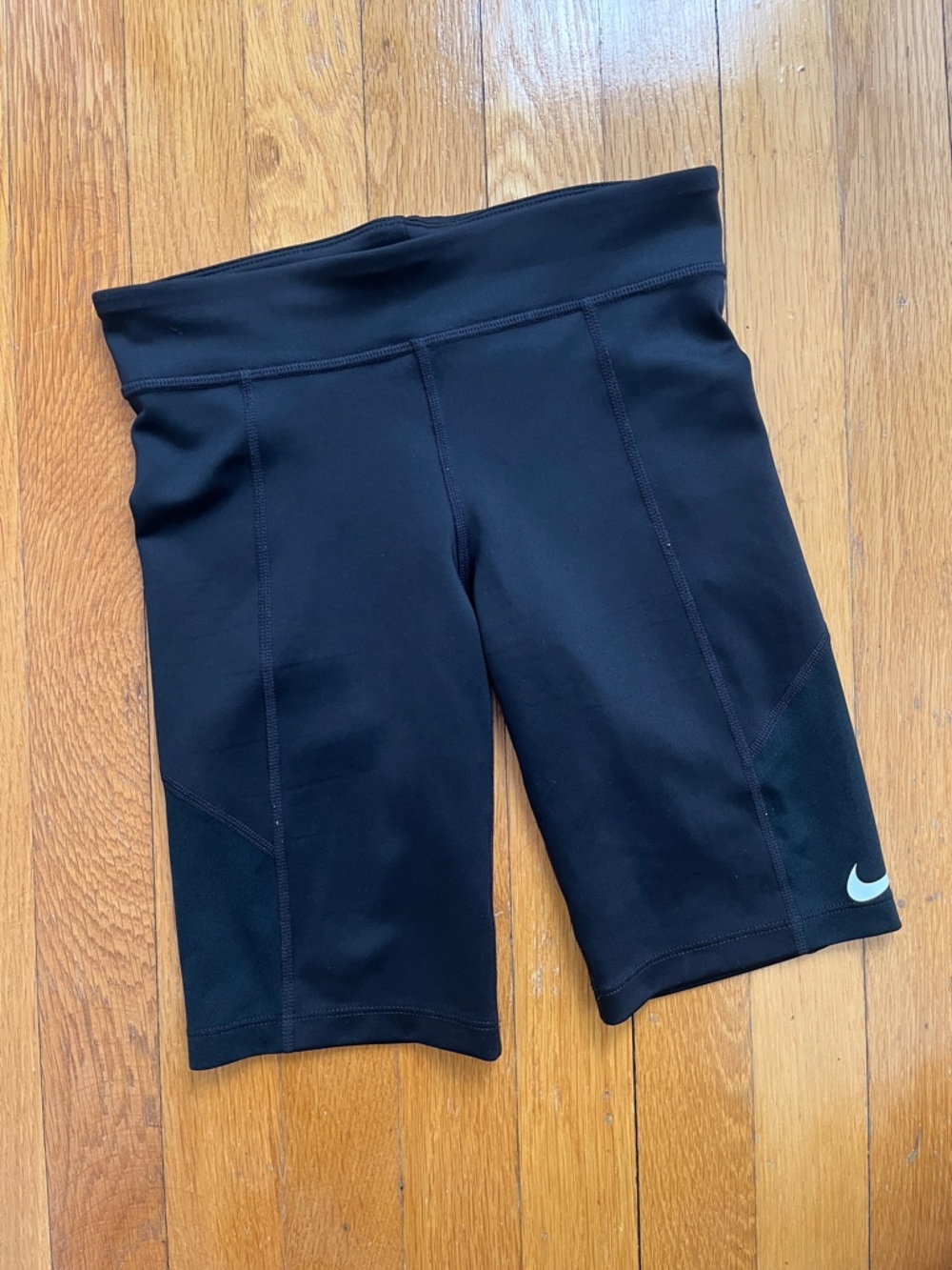 Girls Nike Size M 10 - 12 Black Biker Shirts Swoosh Logo Midrise Athletic Shorts